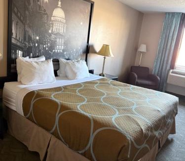 Dodgeville Hotel | Dodgeville inn & suites
