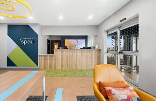 Moline Hotel | Spark By Hilton Moline Quad Cities