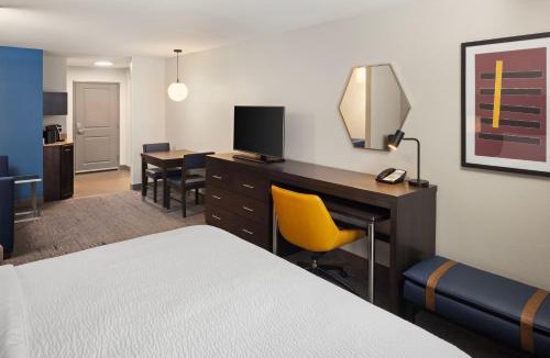 Moline Hotel | Holiday Inn Express Moline - Quad Cities Area by IHG