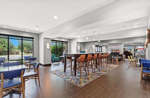 DeKalb Hotel | Hampton Inn Dekalb - Near the University