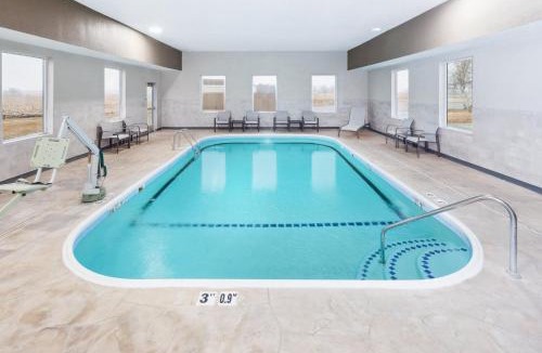 Pekin Hotel | Holiday Inn Express Pekin - Peoria Area by IHG