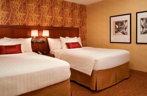 Arlington Heights Hotel | Courtyard Chicago Arlington Heights/South