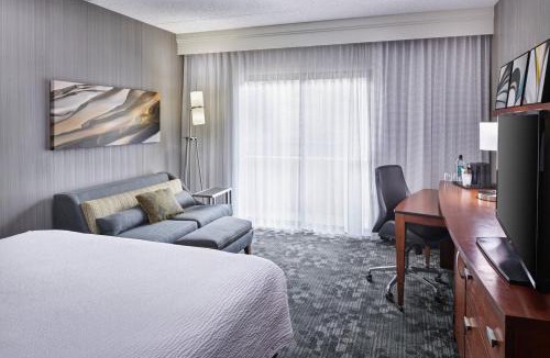 Oakbrook Terrace Hotel | Courtyard Chicago Oakbrook Terrace