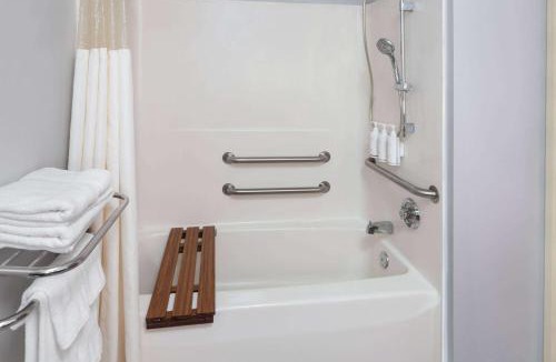 Janesville Hotel | Microtel Inn by Wyndham Janesville