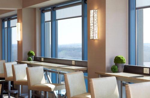 Waukesha Hotel | Milwaukee Marriott West