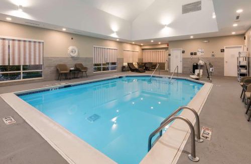 Hoffman Estates Hotel | Hampton Inn & Suites Chicago-Hoffman Estates