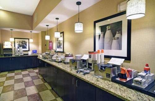Beloit Hotel | Hampton Inn Beloit