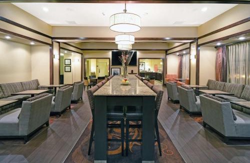 Beloit Hotel | Hampton Inn Beloit
