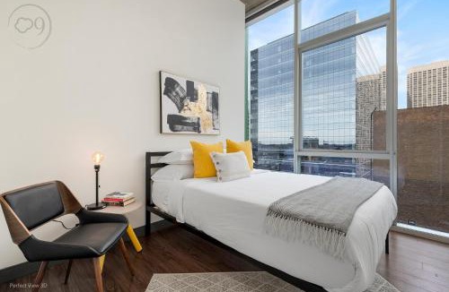 West Loop Gate Apartment | Jeffjack Heated Pool Penthouse in Chicago's West Loop