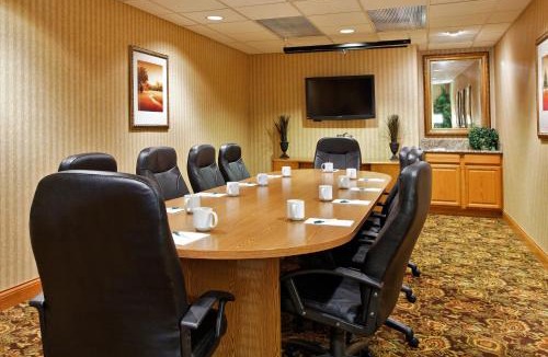 Sycamore Hotel | Country Inn & Suites by Radisson, Sycamore, IL