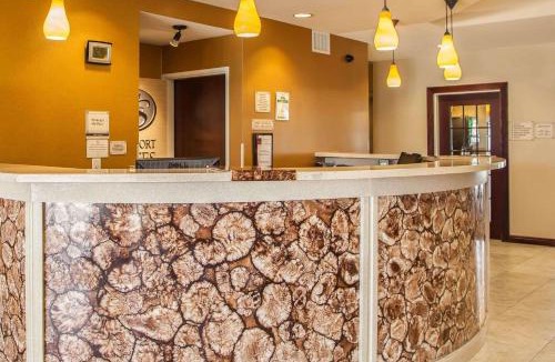 Bloomington Hotel | Comfort Suites Bloomington I-55 and I-74