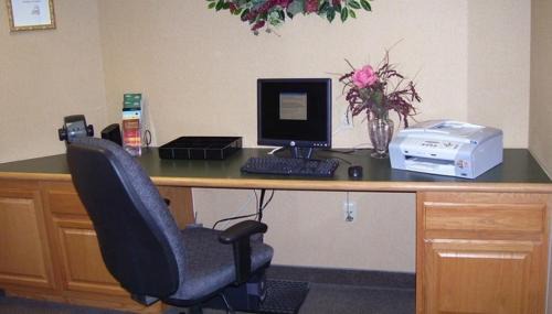 Sycamore Hotel | Country Inn & Suites by Radisson, Sycamore, IL