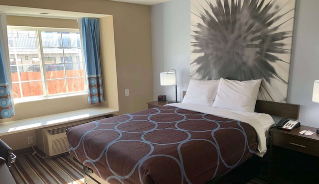 Super 8 by Wyndham Joliet