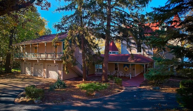 Roxana Resort