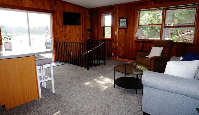 Private Beach Waterfront w/Dock - Rock River Hideaway