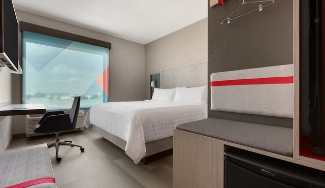 avid hotel Milwaukee West Waukesha by IHG