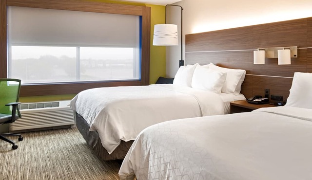 Holiday Inn Express & Suites Racine by IHG