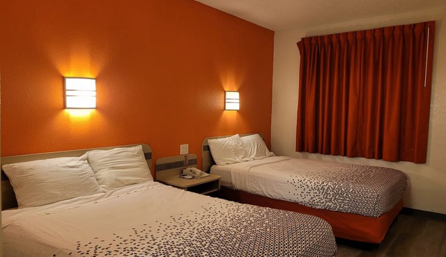 Modern Stay 39 Lakeview By OYO Minonk Garden