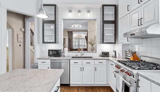 Luxe SFH in the Heart of Old Town