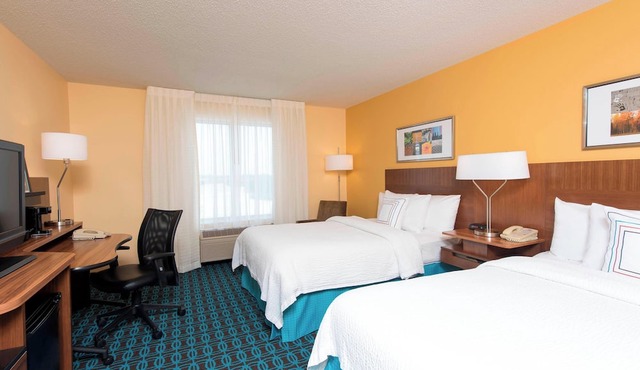 Fairfield Inn and Suites By Marriott St Charles