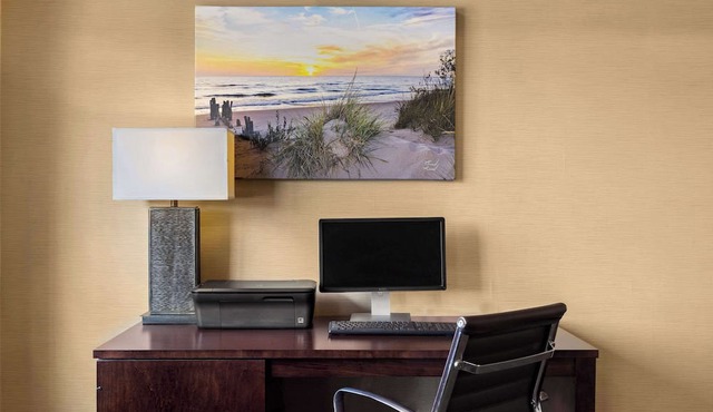 Comfort Inn & Suites Ludington near US-10