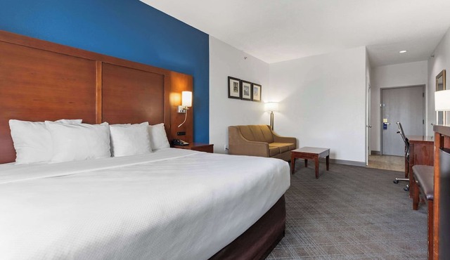 Comfort Suites Lombard - Addison