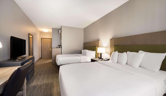 Country Inn & Suites by Radisson, Freeport, IL