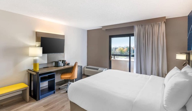 Comfort Inn & Suites Arlington Heights - Buffalo Grove