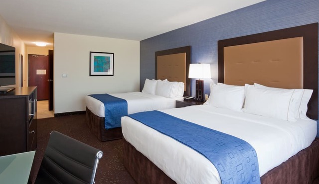 Holiday Inn Express & Suites Davenport by IHG