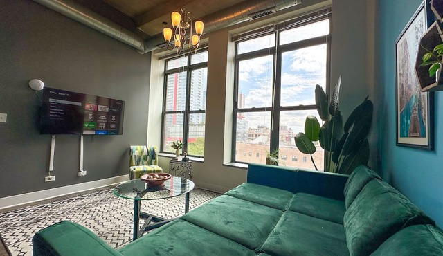 McCormick Place city view 2br/2ba with optional parking for up to 8 guests