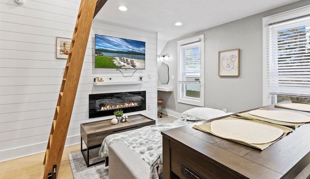 Live in Chic and Comfort: Experience Our Thoughtfully Designed 1 Bed with Loft!