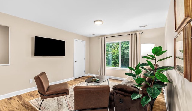 New! Spacious 1BR King Suite, Prime Location