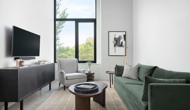 The Neighborhood Hotel - Little Italy One Bedroom