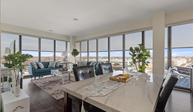 "Bliss of Evanston" 180°view, 2BDR +2Bath UrbanLux