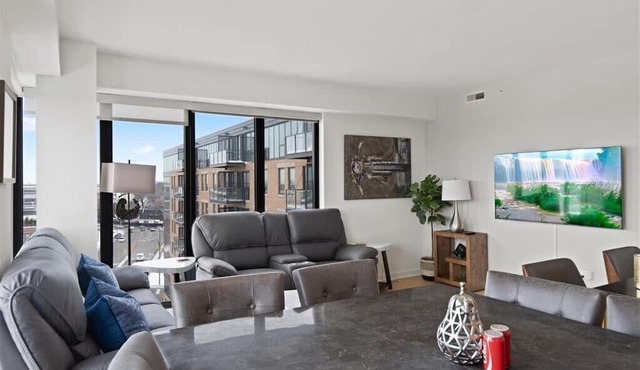 "Unity of Evanston" 3 BDR+2BA ModernLuxe High Rise