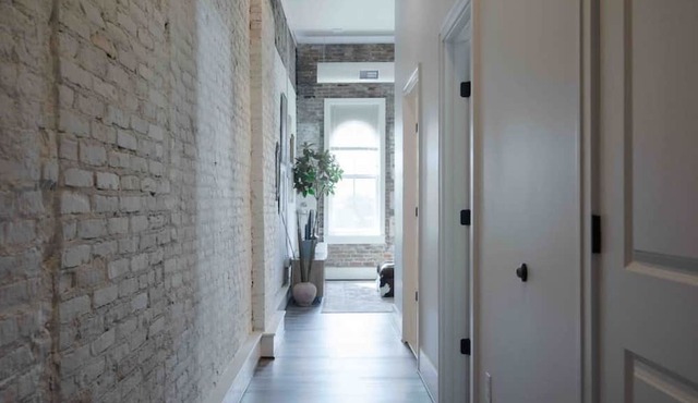 Thompson 307 · Light Filled Artist Loft - Downtown Depot town