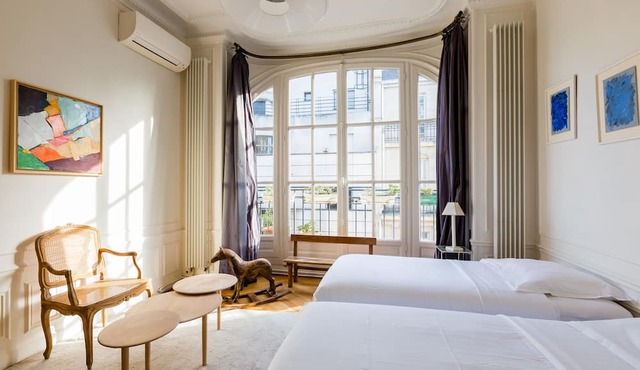 Haussmann Beauty in the 6th, by Veeve