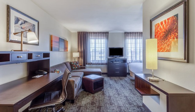 Executive Studio | Free Breakfast, Free Wi-Fi, Indoor Pool