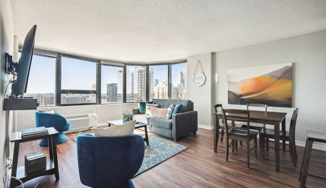 Downtown MICH AVE #20, Grant Park, Museums 2bd/2ba