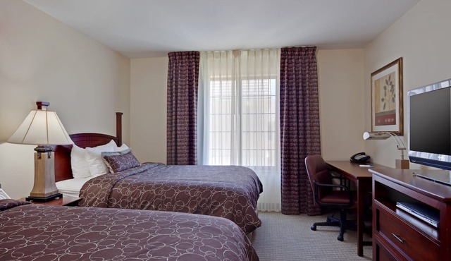 Queen Suite. Pool & Breakfast. Near Museum!