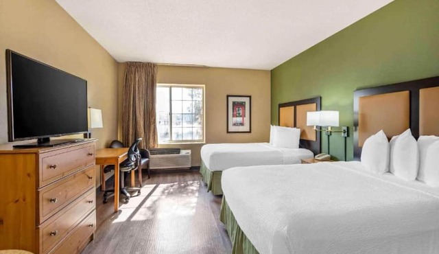 Spacious 2 Queen Beds,Nsmk|Kitchen|Studio 6 Vernon Hills
