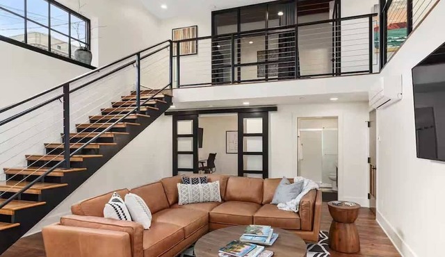 Lehigh Suite - Urban Sanctuary Luxury Stay with Private Parking