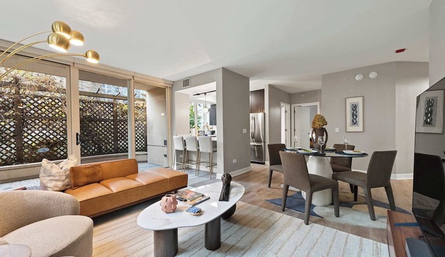 Designer 3BR with Resort Amenities and Balcony
