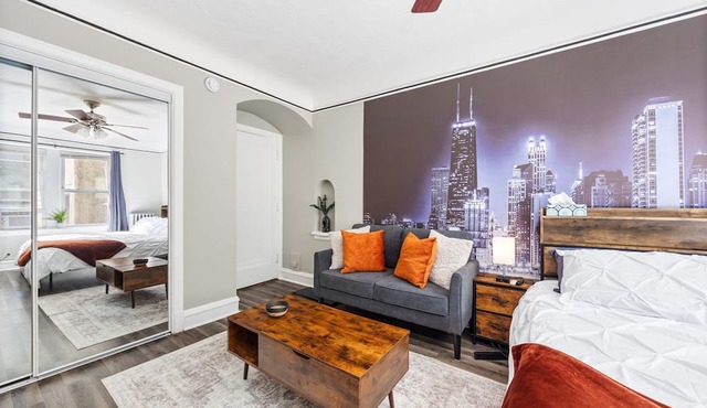Cozy Extended Stay: King Bed/Fully Equipped/Train