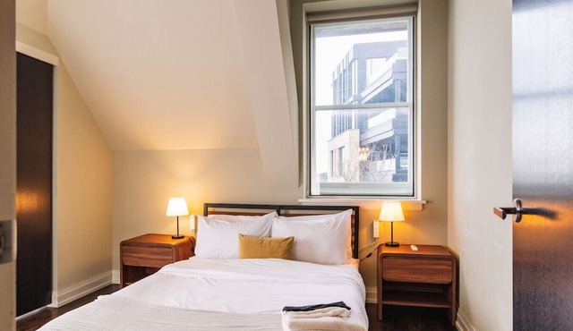 Downtown Luxury 2BR Penthouse Loft | Sleeps 8-9