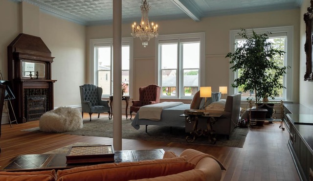 Spacious Condo: Historic Boutique Rental in Downtown Edgerton