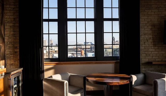 Cream Studio at The Iron Horse Hotel, Pets Allowed, Near Discovery World