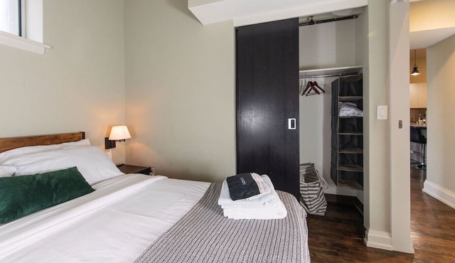 Downtown Luxe 2BR Loft Apt | Prime Location | Sleeps 10