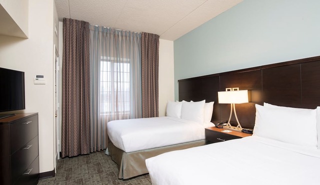 Fully-Equipped Suite | Gym Access