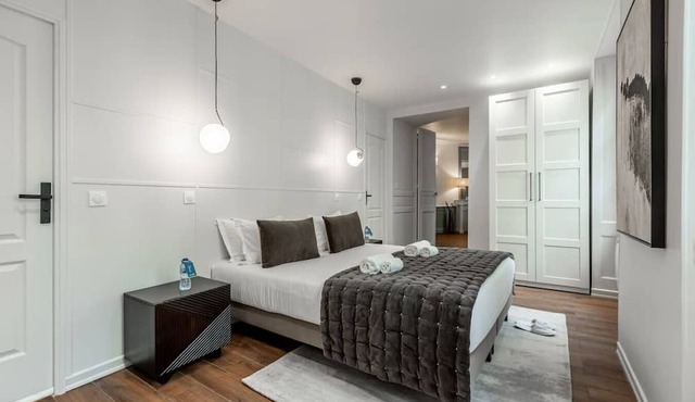 31.#Opera#Louvre#Paris02#2bedrooms#AC